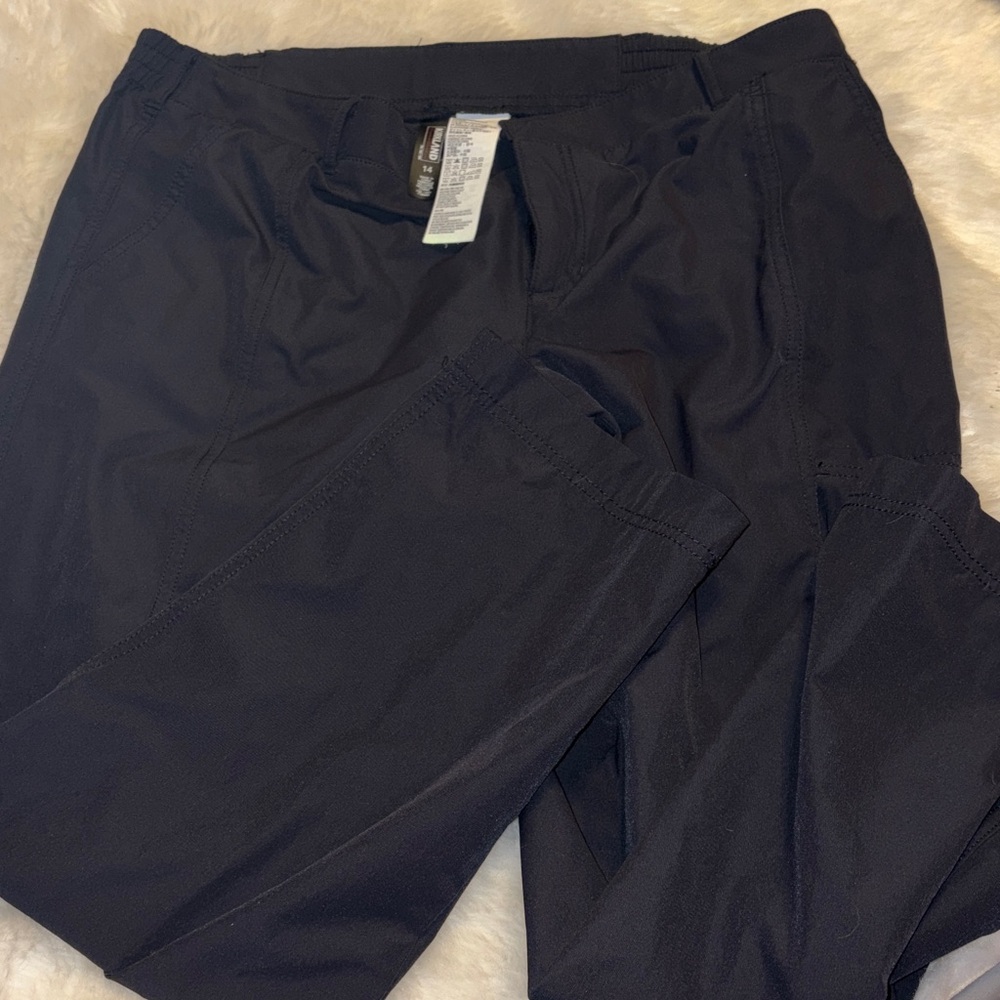 Kirkland Signature Women's Black Cropped Pants size 14